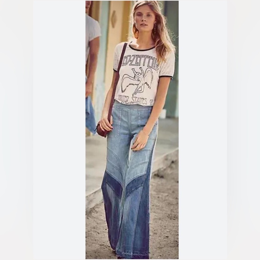 Free People Tidal Wave Flare Jeans
Size 27